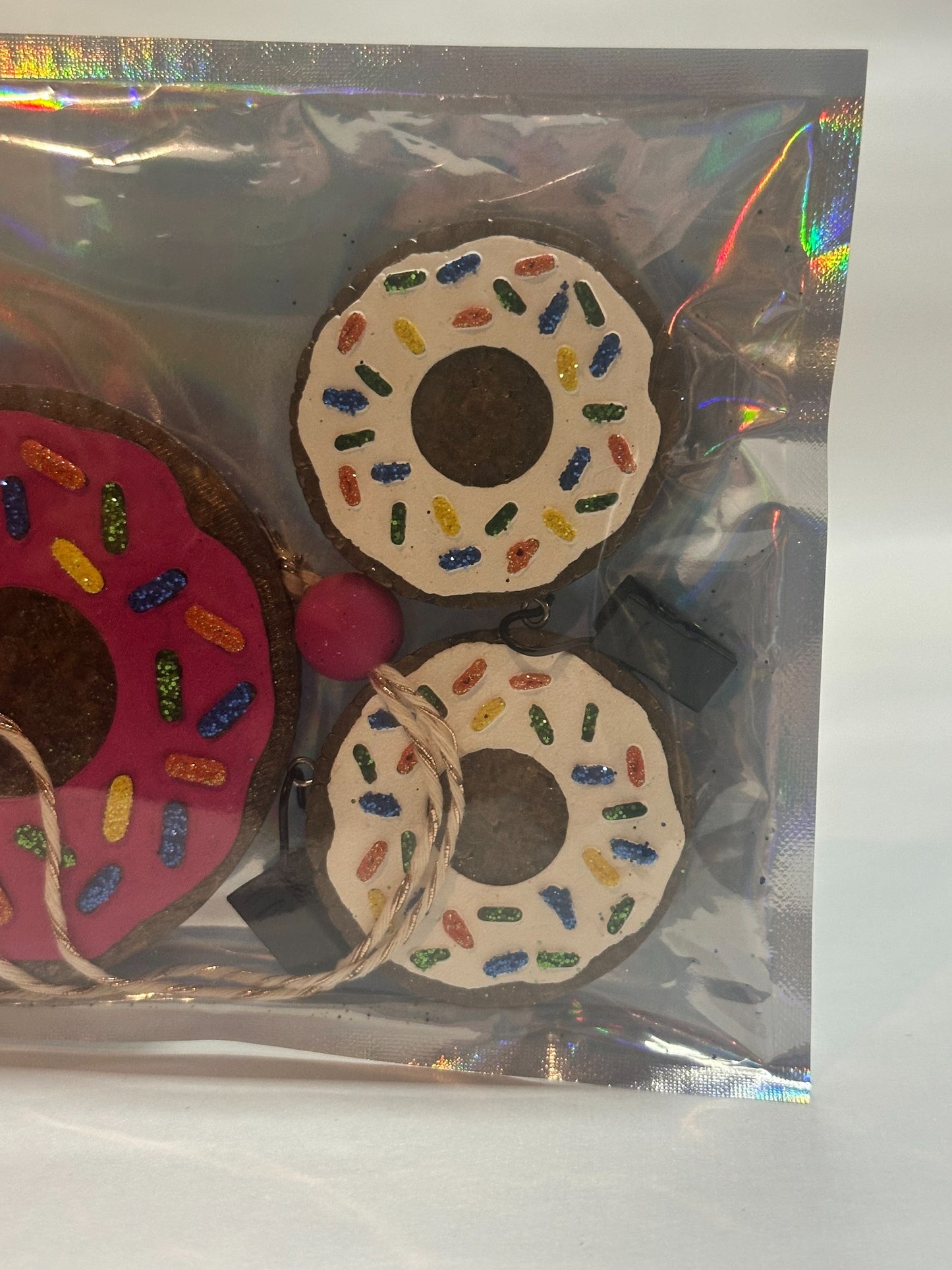 Donut & Coffee Lover Gift Bundle – 16oz Libby Glass Cup with Donut Straw Charm + Coffee-Scented Freshie Set (Full Size + Vent Clips)