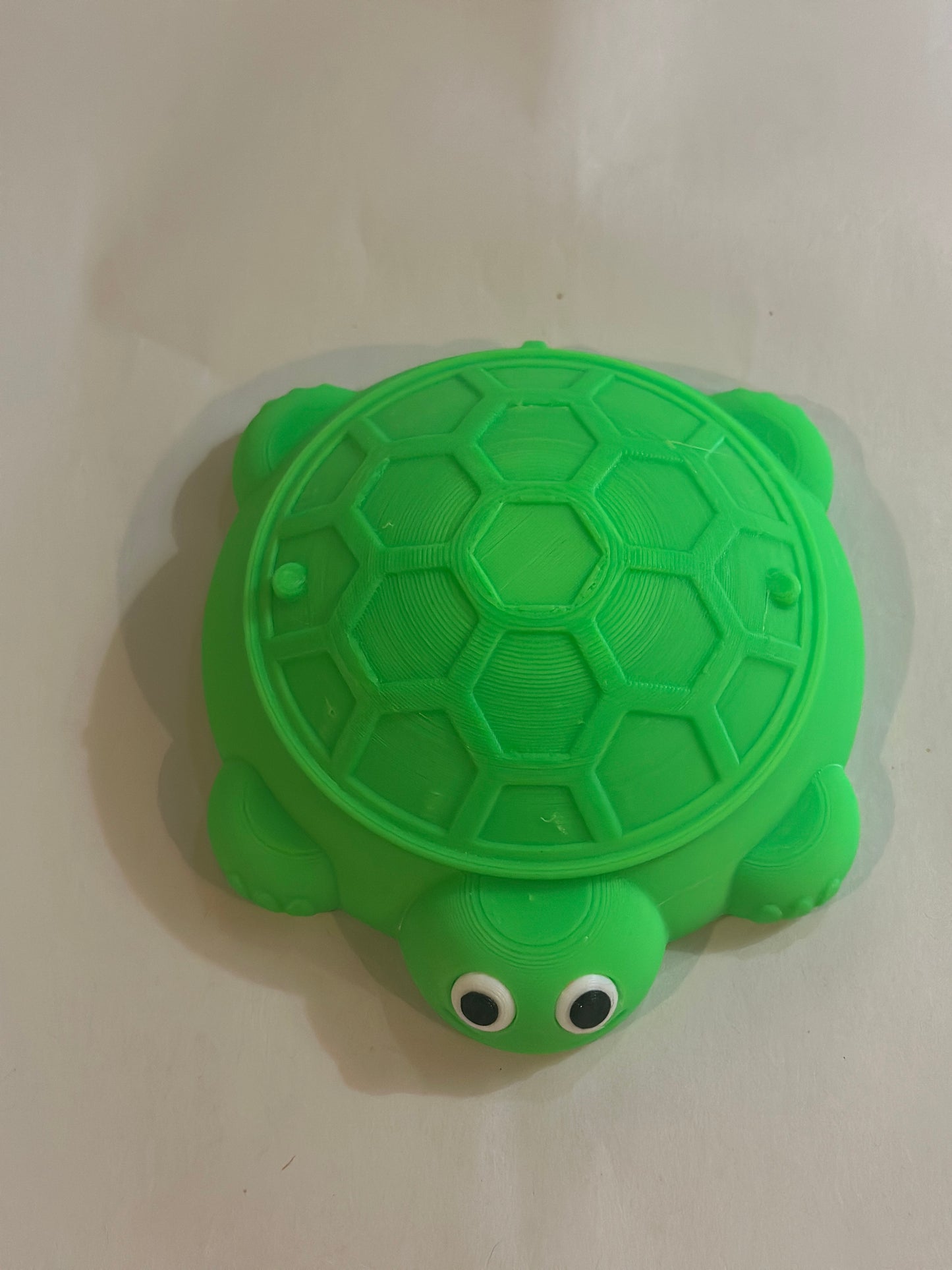 Mini Turtle Sandbox with Lid – 3D Printed Desktop Sand Tray Toy, Includes Accessories