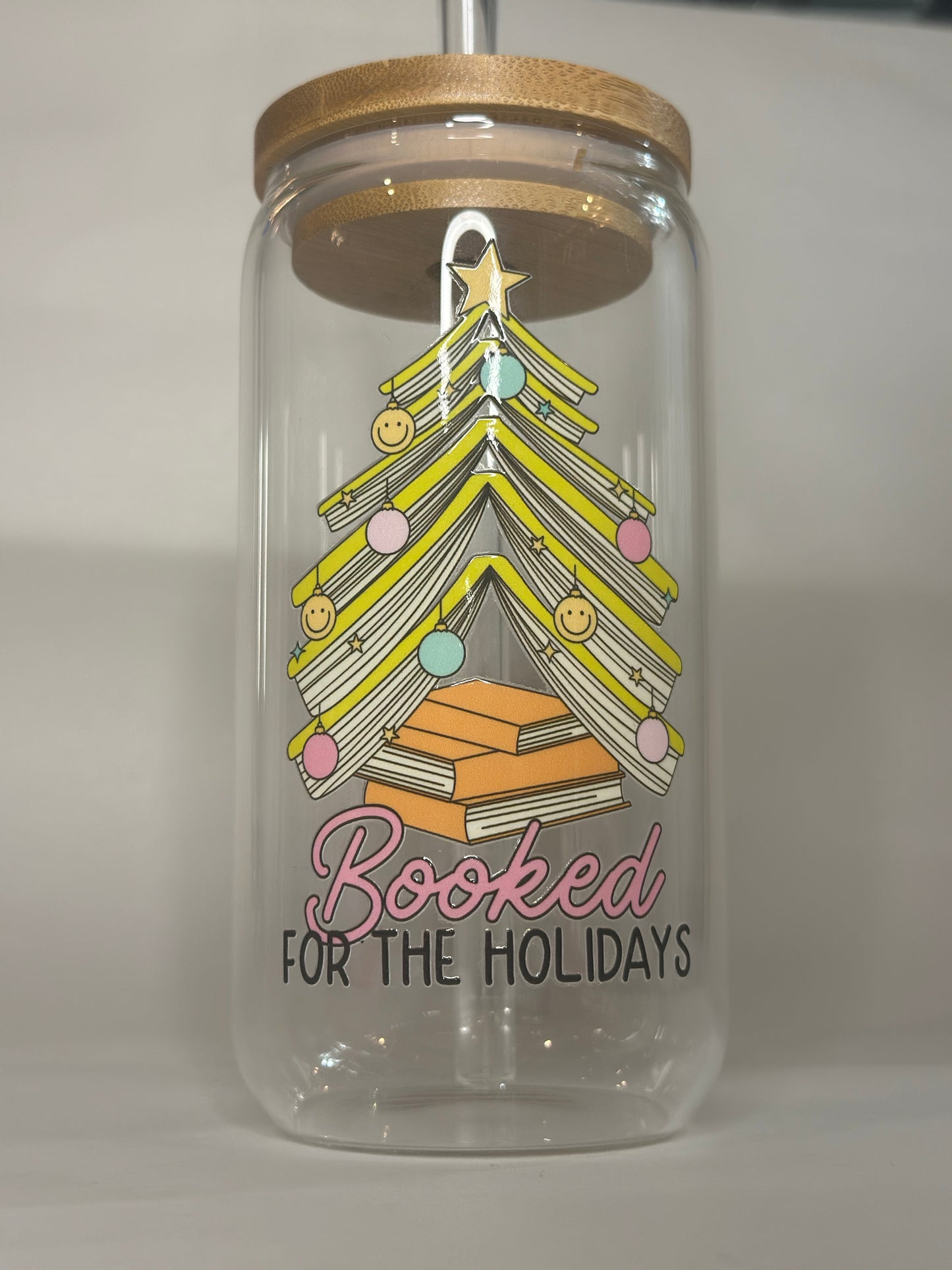 Booked for the Holidays 16oz Libby Glass Cup – UV-DTF Christmas Tree Book Design with Lid & Straw