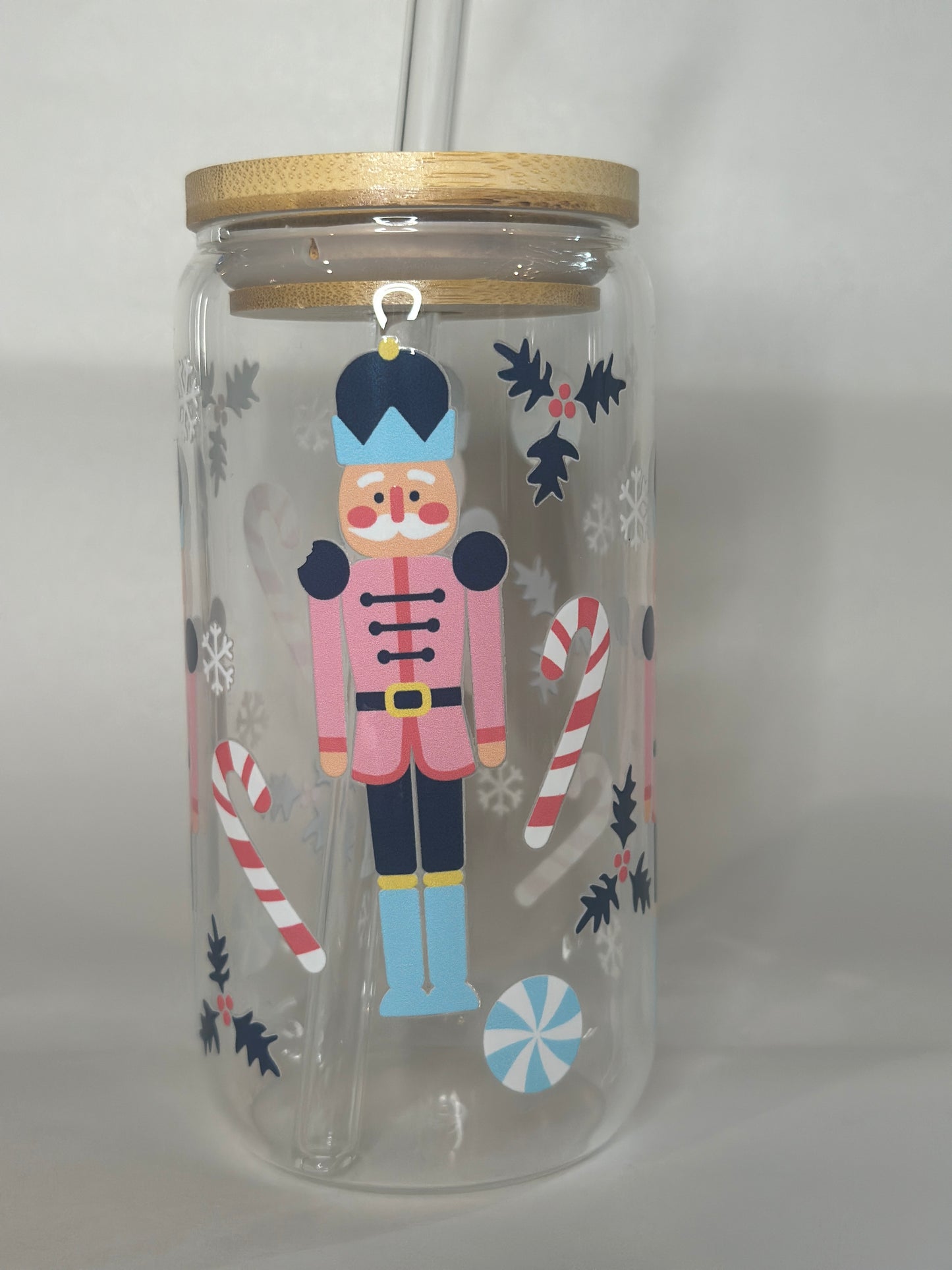 Nutcracker Christmas Libby Glass with Bamboo Lid & Straw – 16oz Holiday Tumbler